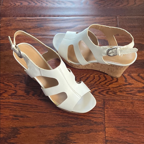 Franco Sarto White Wedge Sandals with Geometric Straps Preowned - Picture 1 of 9